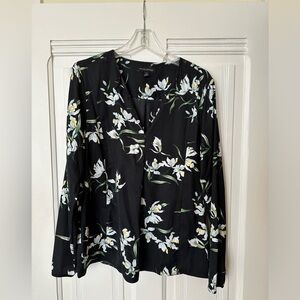 Banana Republic floral pattern long-sleeve blouse